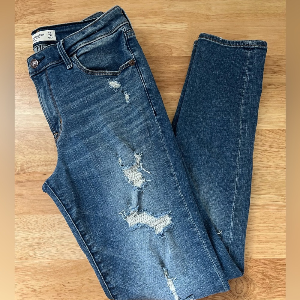 Abercrombie & Fitch The Super Skinny Mid Rise Jean